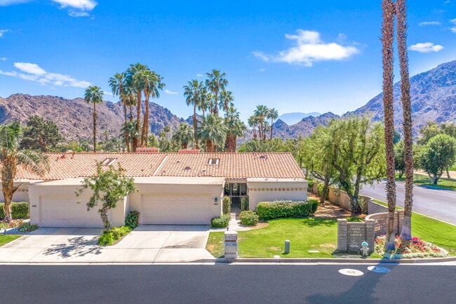 Building Photo - 78505 Vista Del Fuente