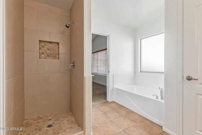 Building Photo - 21708 W Sonora St