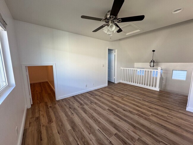 Building Photo - Stunning 4 Bedroom with 3 Bathroom Home in...