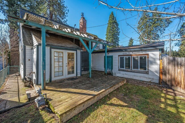 Building Photo - Sanders Beach home 3 bed 2 bath with secon...