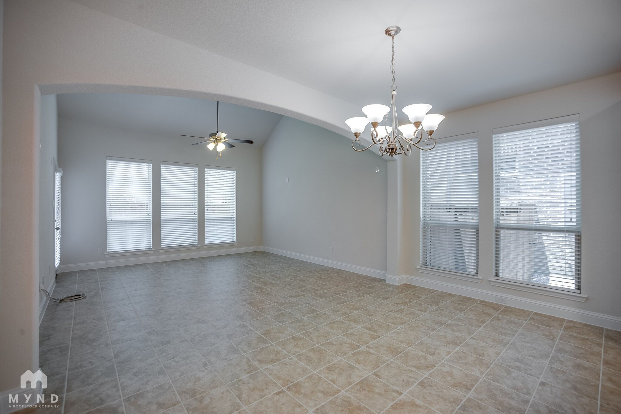 Building Photo - 116 Knight of Realm Blvd