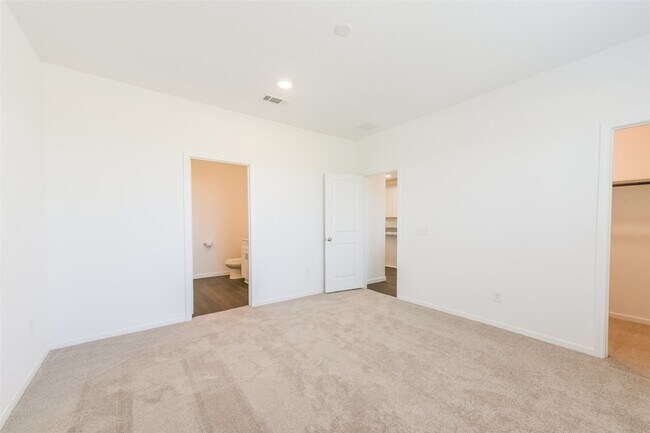Building Photo - 14483 Cedar Ledge Ln