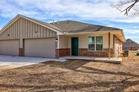 Building Photo - New Duplex For Lease in Noble on large lot. $500.00 off 1st month's rent with a 2 year lease!
