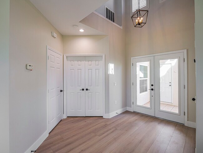 Building Photo - 4791 S Newport Island Dr