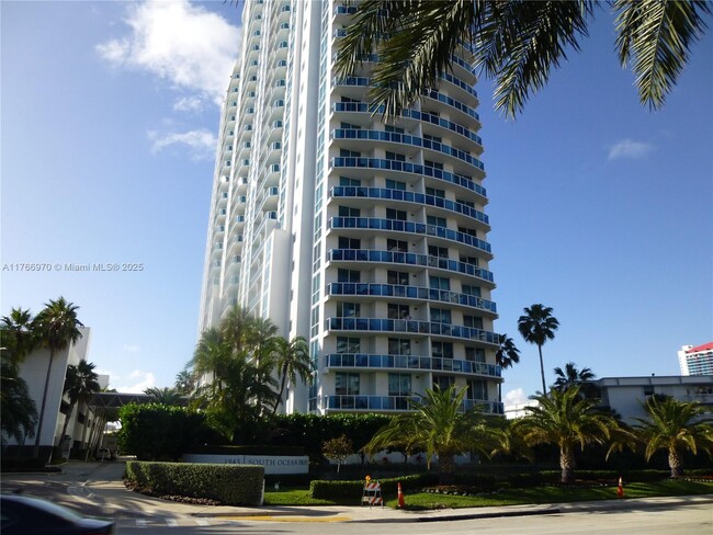 Building Photo - 1945 S Ocean Dr