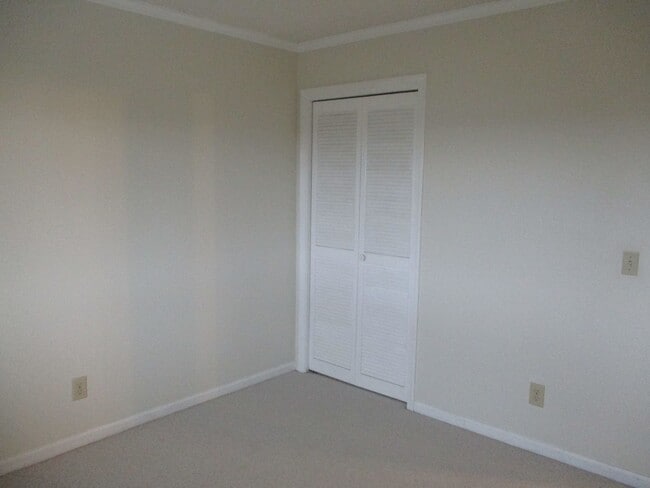 Building Photo - 650 Cedar Point Blvd