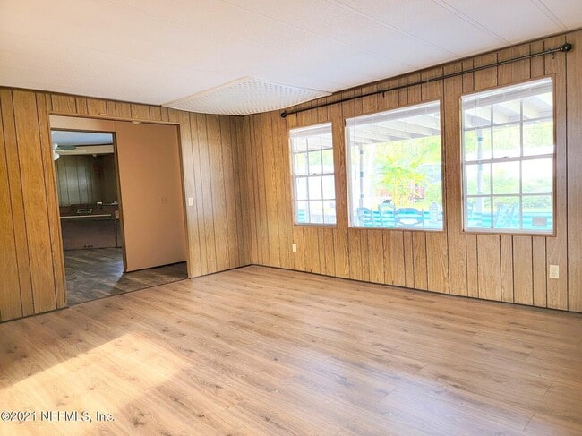 Building Photo - 7631 Timberwood Dr