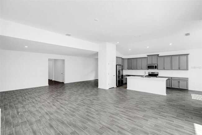 Building Photo - 6306 Lakepine St