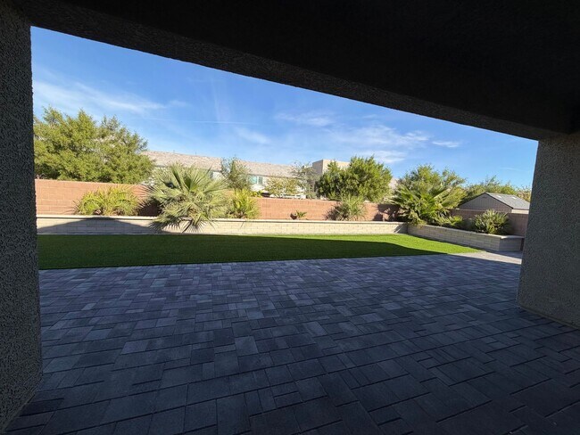 Building Photo - Stunning Build! Upgraded 3-Bed Home w/ 3-C...