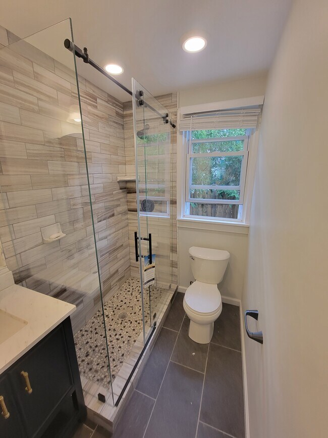 Building Photo - 218 Chatham Ave