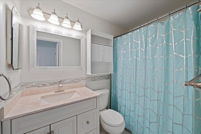 Building Photo - 1749 S Highland Ave