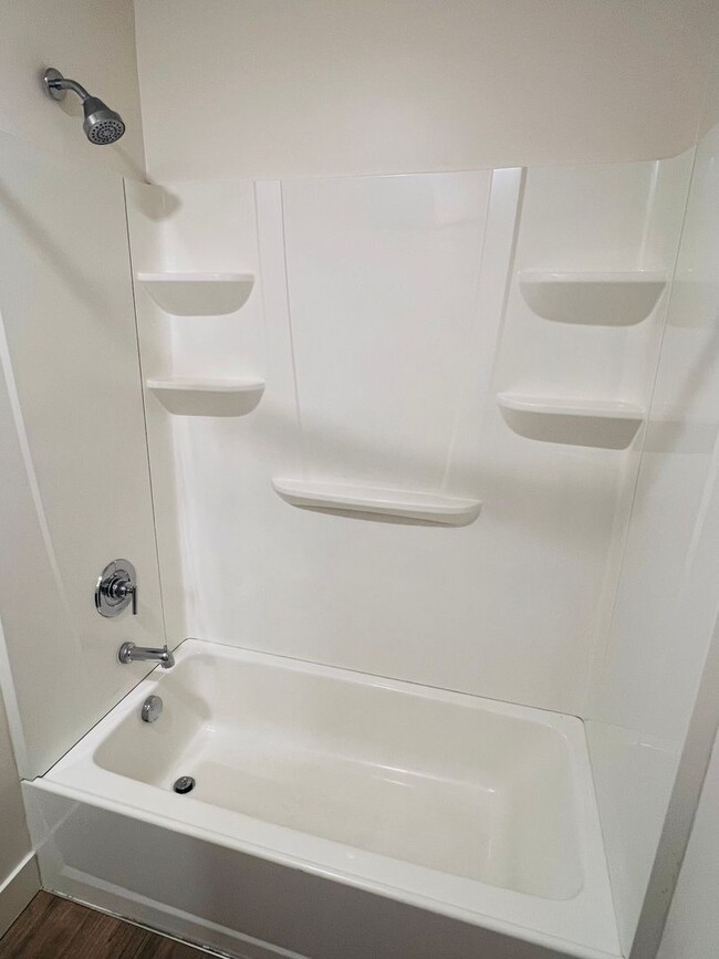 Building Photo - Beautiful new construction town home with ...