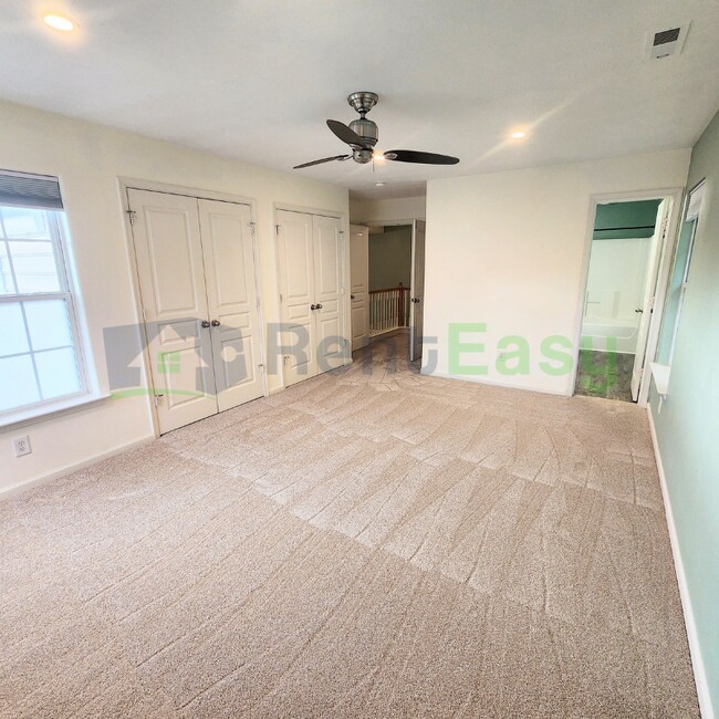 Building Photo - 2250 Humphreys Dr