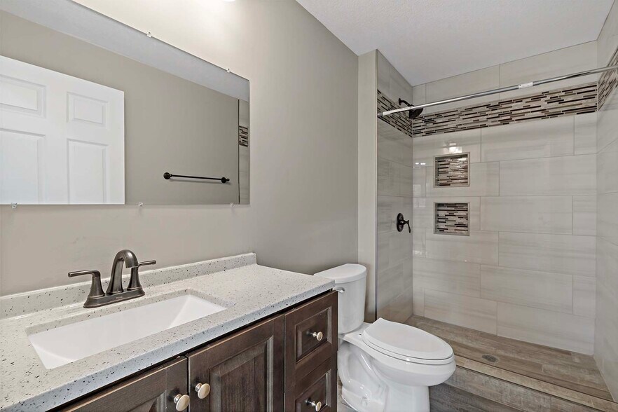 Building Photo - 7713 Lambert Cir NE