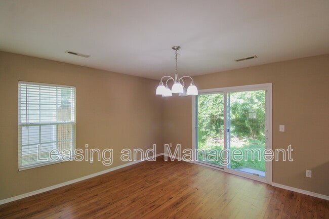 Building Photo - 8811 Kellum Dr