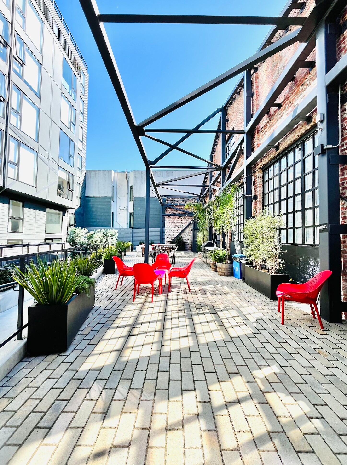 Back Courtyard - 230 7th St