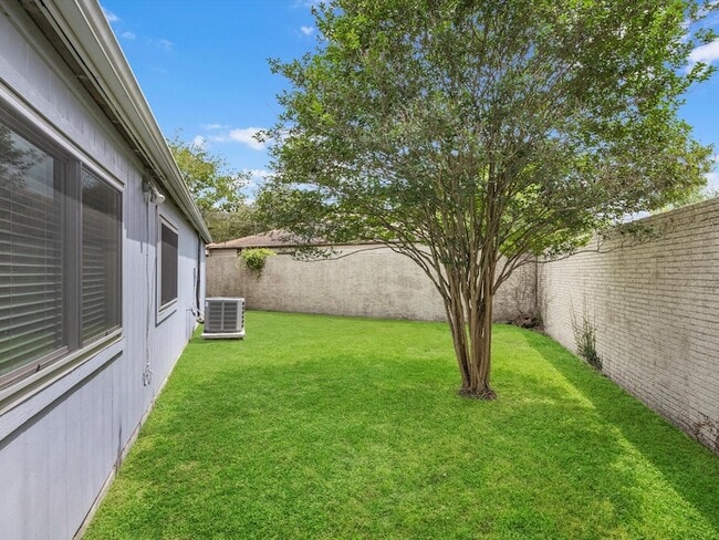 Building Photo - 8327 Silvan Wind Ln