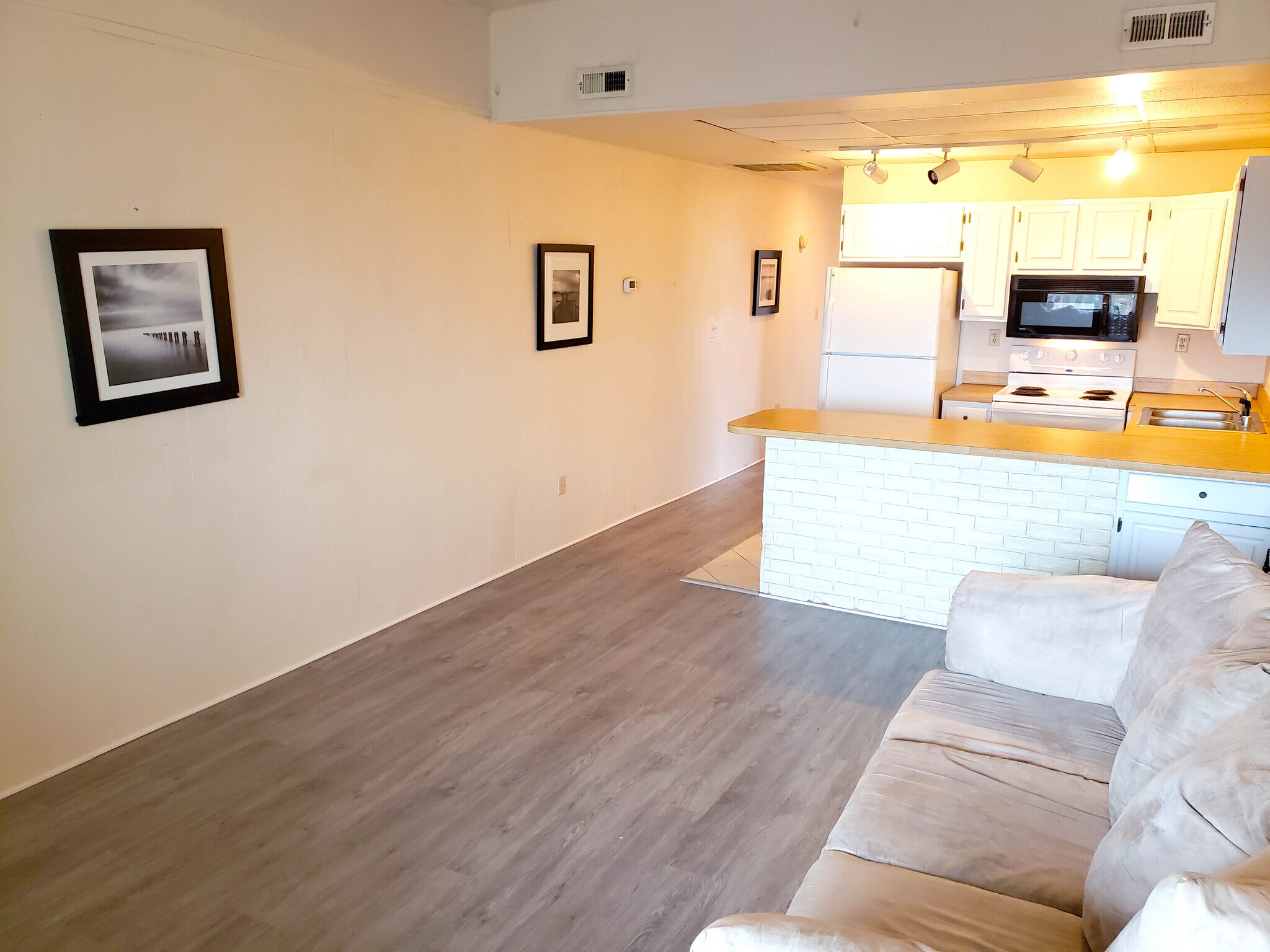 Building Photo - 721 142nd St