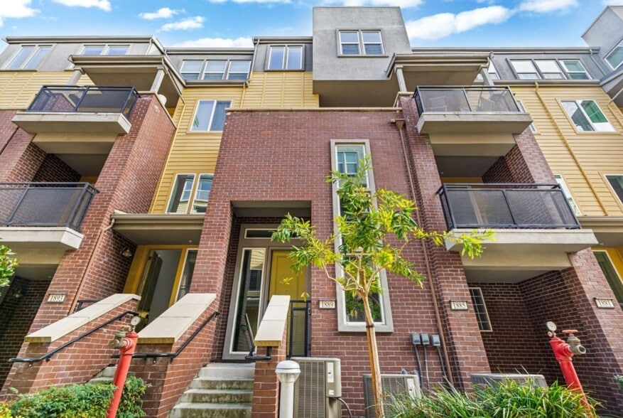 Building Photo - 1889 Sable Pl