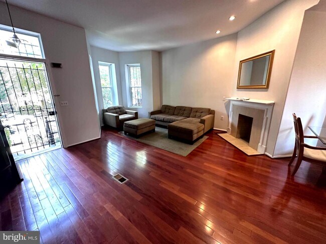 Primary Photo - 60 Q St NW