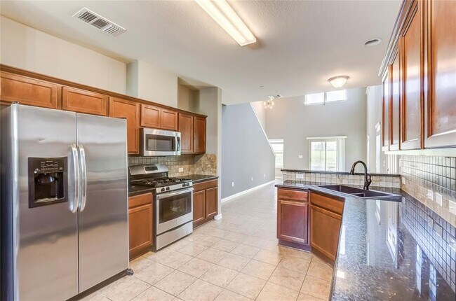 Building Photo - 1620 Bryant Dr