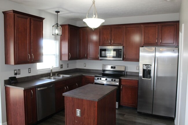 Building Photo - Now Available! Spacious 3 BR in Avon Schools