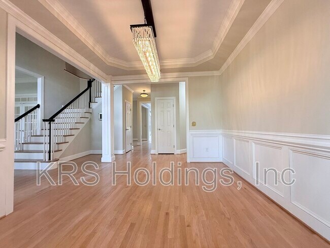 Building Photo - 213 Glen Abbey Dr