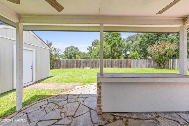 Building Photo - 412 Crest Cir