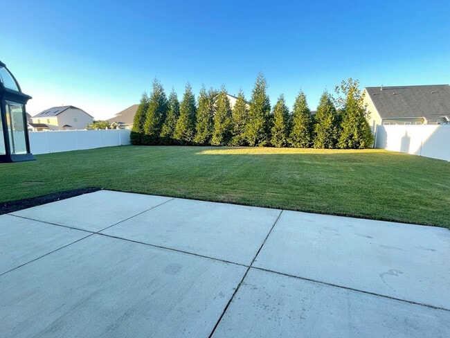 Building Photo - 3215 Lauderdale Ln