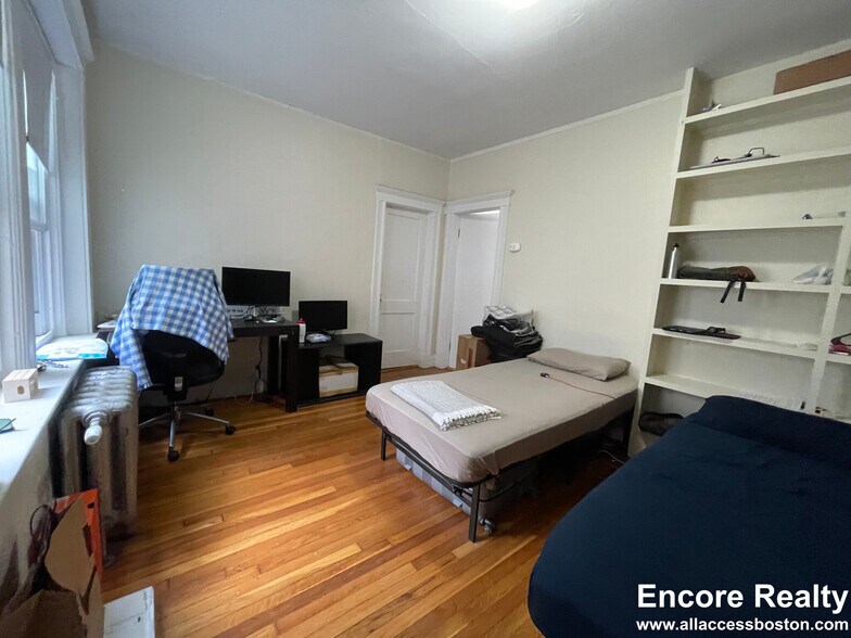 Building Photo - 1161 Boylston St