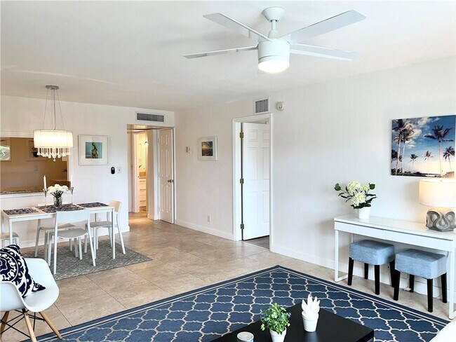 Building Photo - 619 Orton Ave