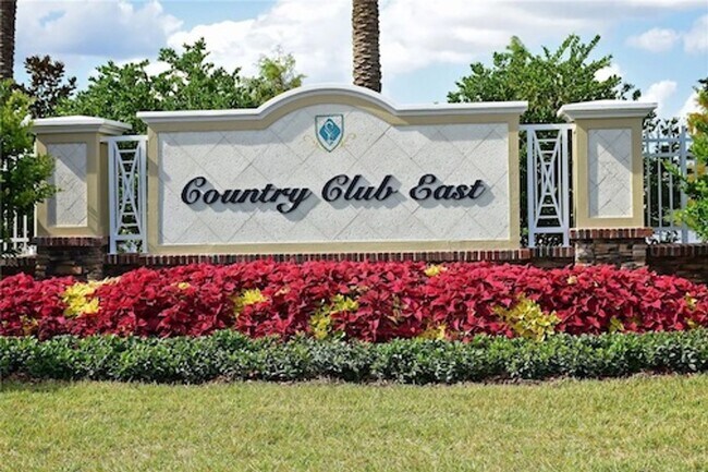 Building Photo - JUST LISTED! -3/2 COACH HOME  - COUNTRY CLUB EAST  - NICE!!