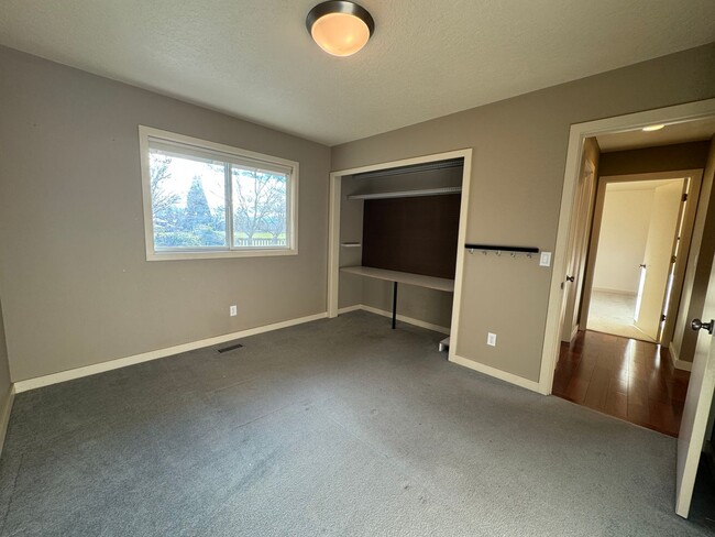 Building Photo - 14920 NW Northumbria Ln