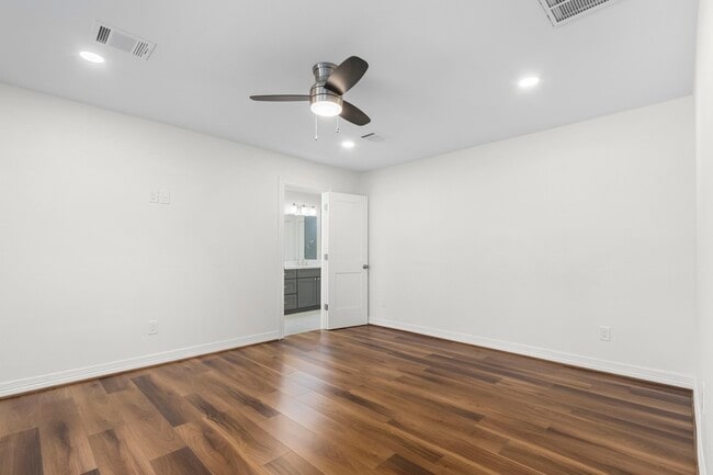 Building Photo - 10218 Moorberry Ln