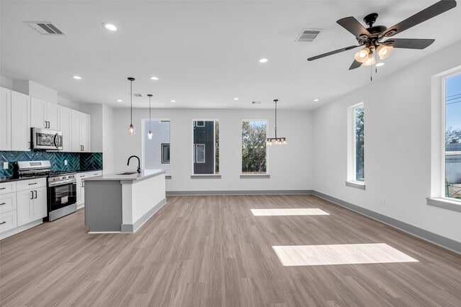 Building Photo - 5303 Kindred Gdn Ln