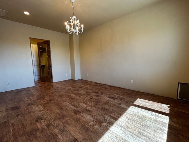 Building Photo - GOLF COURSE LOT - 3 Bed/3Bth GATED Communi...