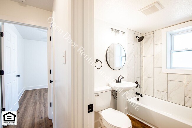 Building Photo - 1823 Griswold Dr