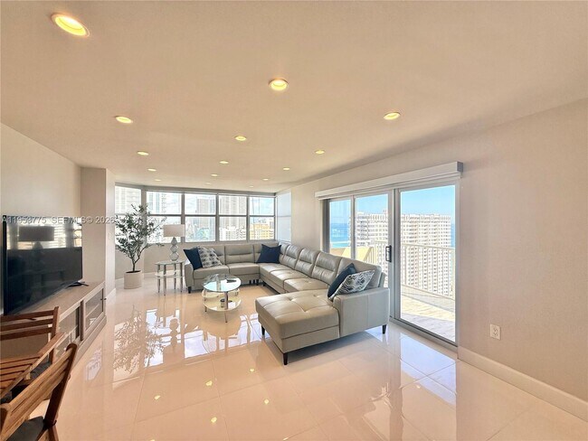 Building Photo - 1985 S Ocean Dr