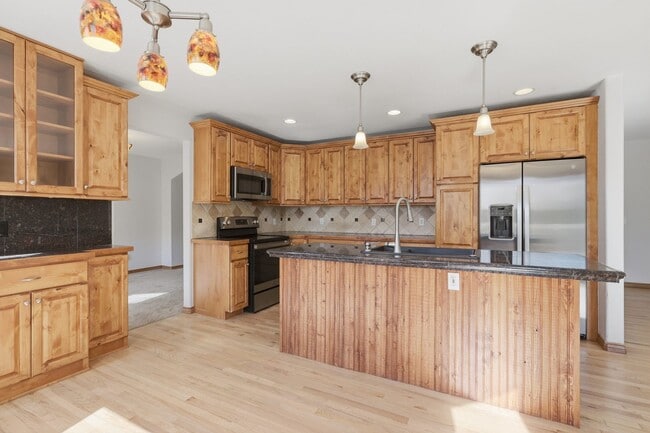 Building Photo - 4 Bed 2.5 Bath Home in Plum Creek of Castle Rock