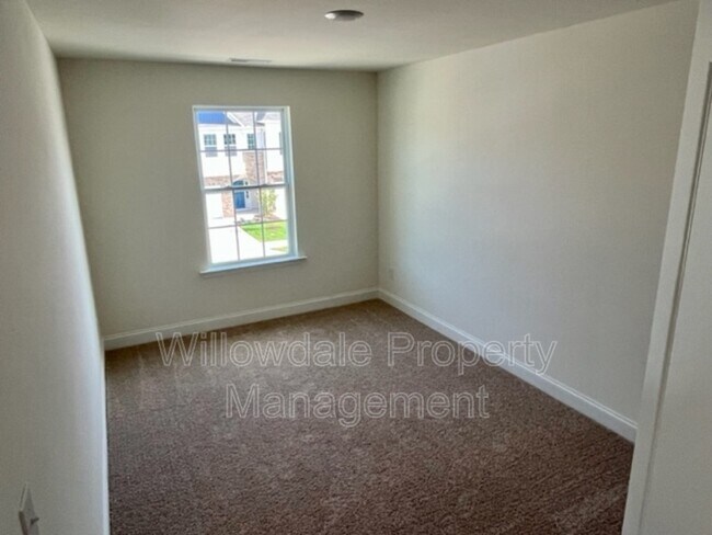 Building Photo - 737 Rdg Clf Ln