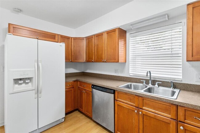 Building Photo - 452 45th Ave N