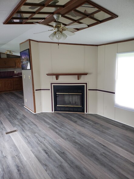 Building Photo - 97 Windsong Ln