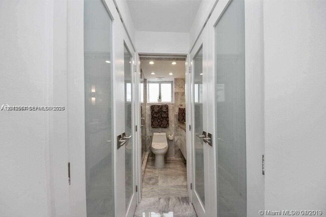 Building Photo - 1255 Collins Ave