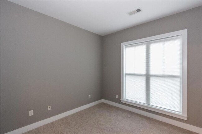 Building Photo - 1108 Milton Terrace SE