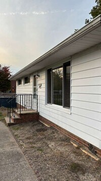 Building Photo - 3780 Hetzel Dr
