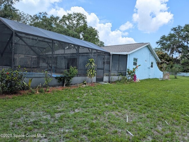 Building Photo - 1235 Pine Island Rd