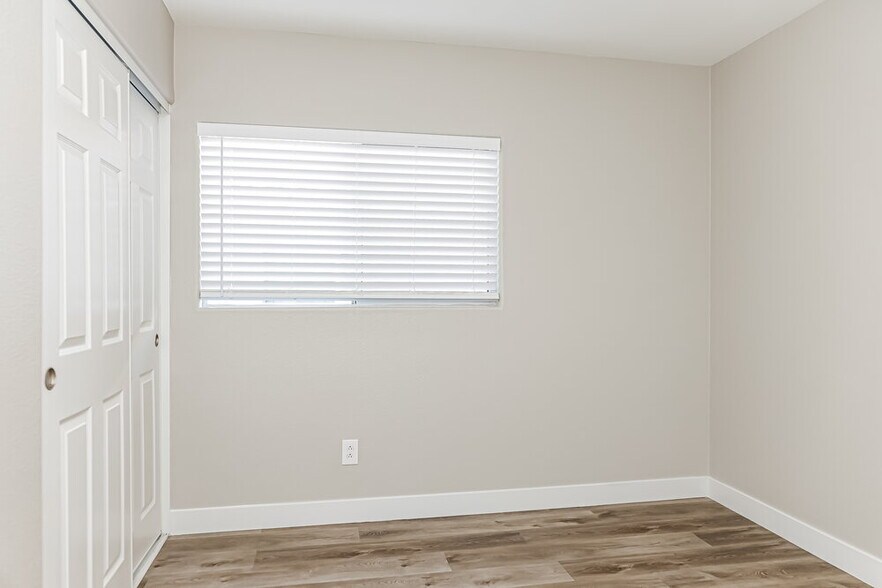 Building Photo - 318 Silverado Pines Ave