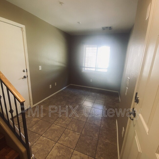 Building Photo - 1313 S Sabino Dr