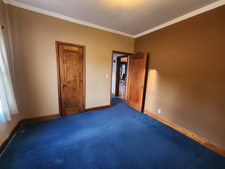 Ground Floor Bedroom 1 - 134 W Lincoln St