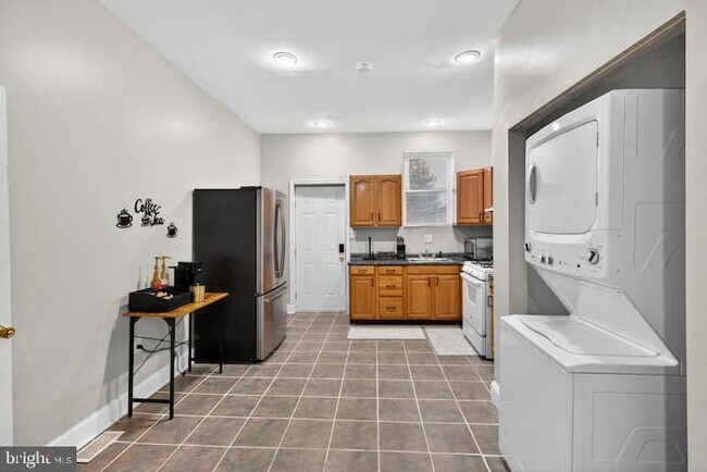 Building Photo - 1119 Montello Ave NE